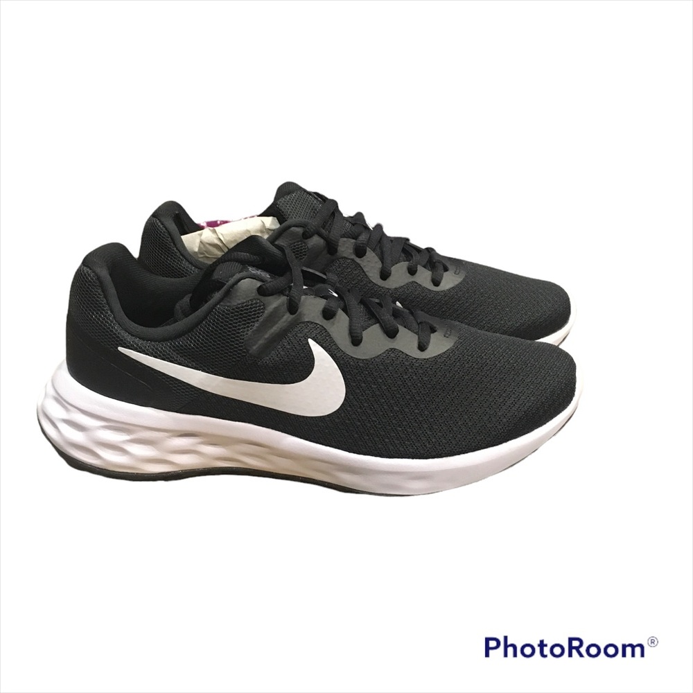 🌼 Nike Revolution 6 Size 8 Black